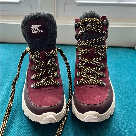 Sorel Hiking Boots - Picture 4 of 5